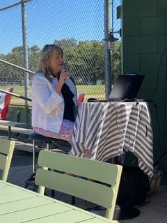 Robin McKee-Cant sings at the Coop. Susan Wiechers photo